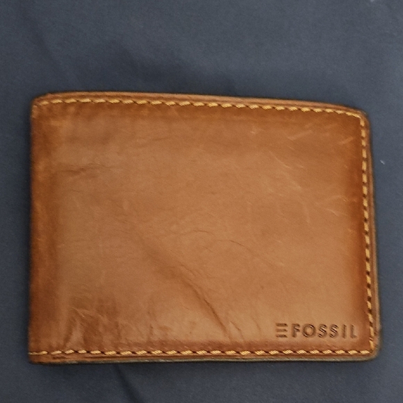 Fossil Men's Brown Leather Wallet - Picture 1 of 6